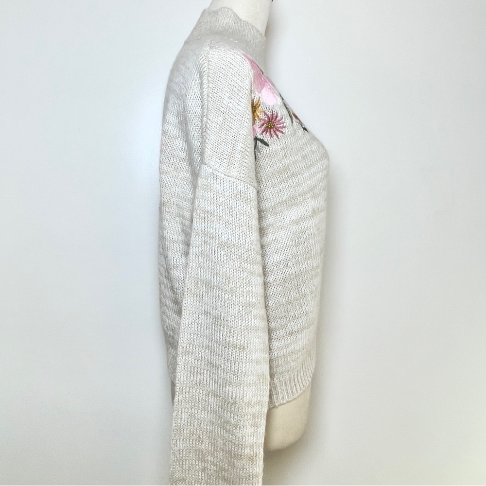 Cream Embroidered Floral Butterfly Sweater Mock Neck Pullover Women’s Size Large - Picture 2 of 10